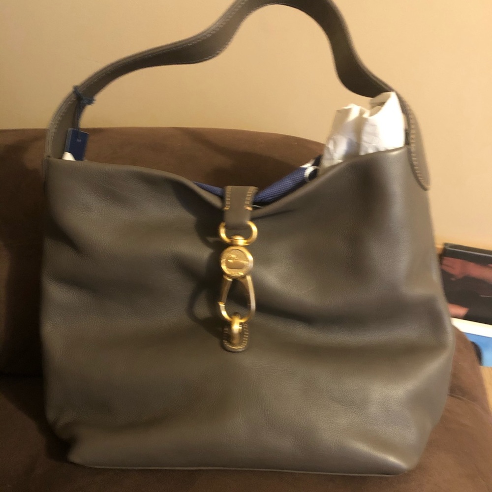 🔥 Just reduced again!Dooney and Bourke small logo Discounted shipping!